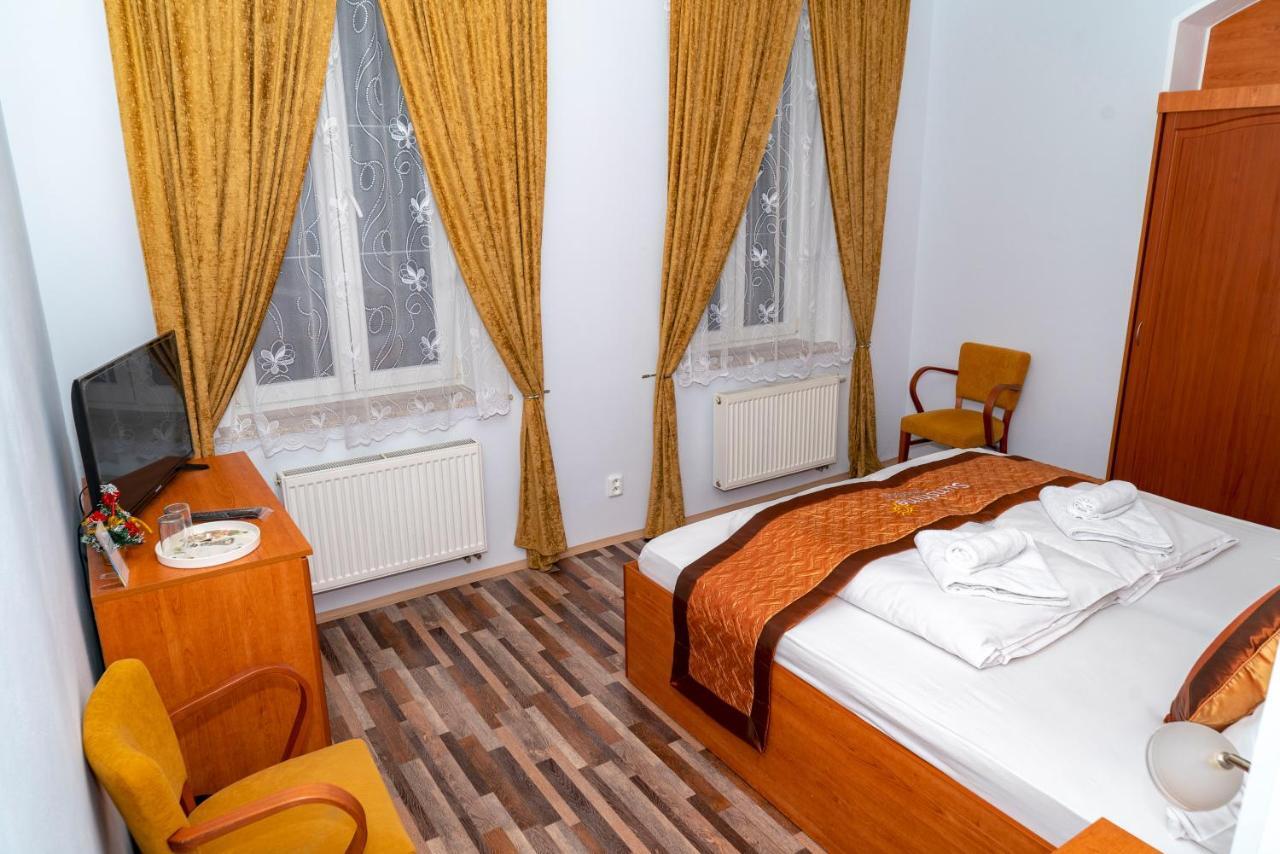 Sunshine Pension Karlovy Vary Extérieur photo