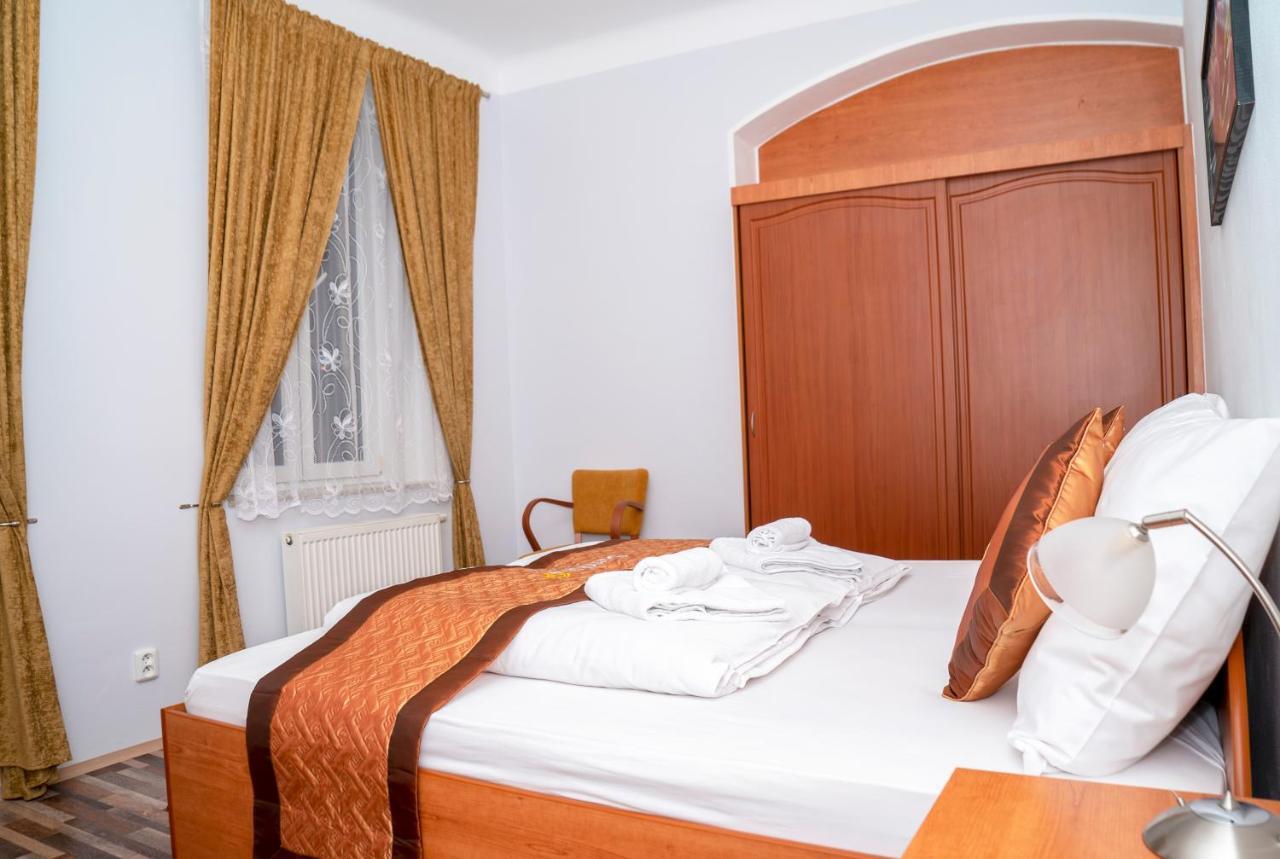 Sunshine Pension Karlovy Vary Extérieur photo